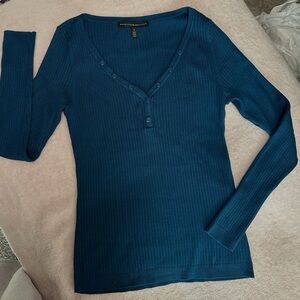White House Black Market Teal Ribbed V-Neck Top